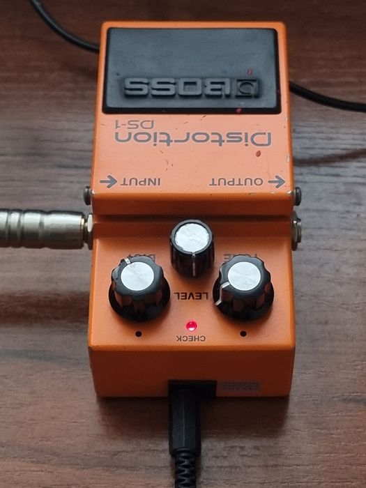 Boss distortion ds-1