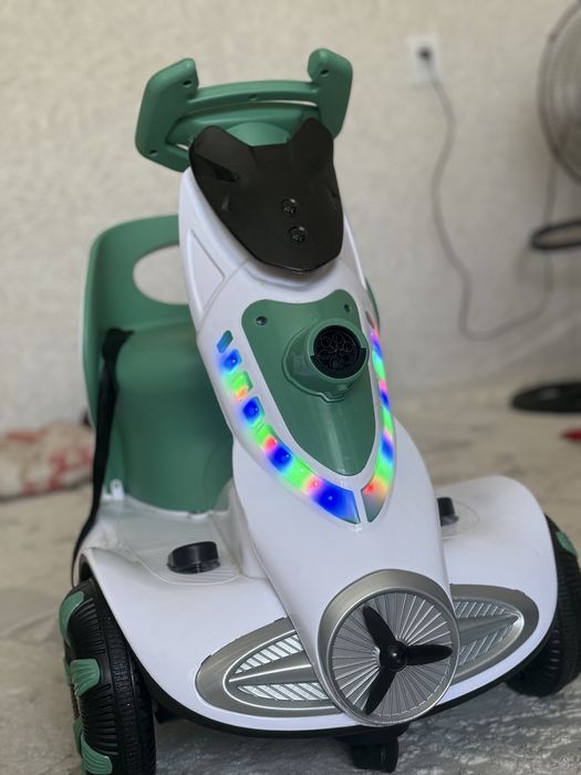 Детский машина почти новый.