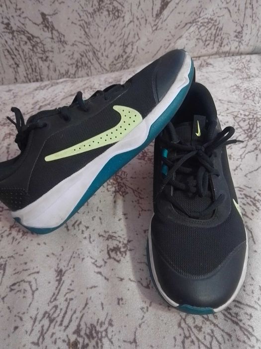 Nike Omni Multi-Court 39 номер