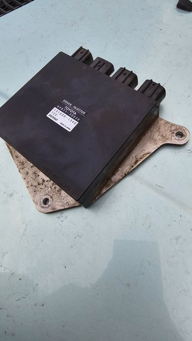 Lexus gs 190 решетка радиатора