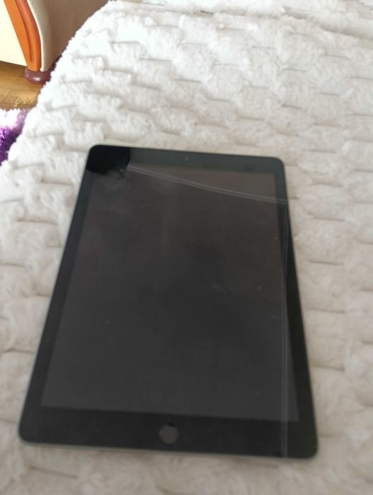 Tableta iPad vechime 3 ani