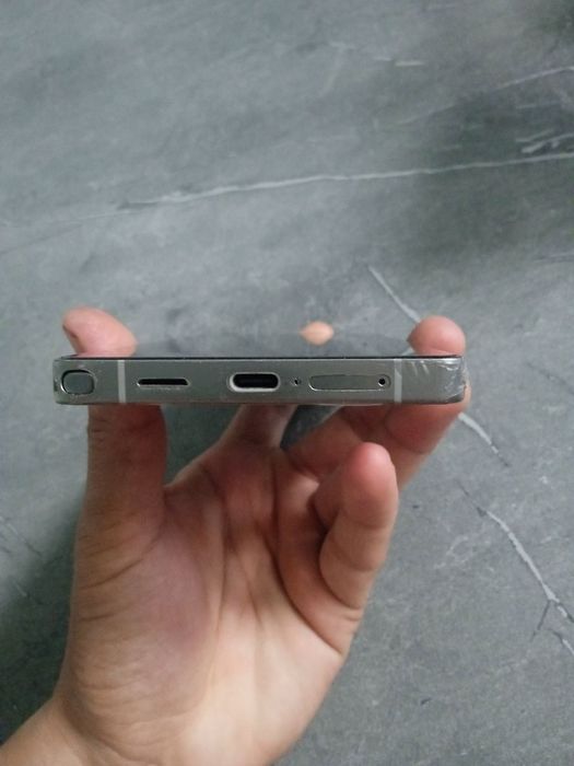 Sam s25ultra 12/256 xolati yaxshi