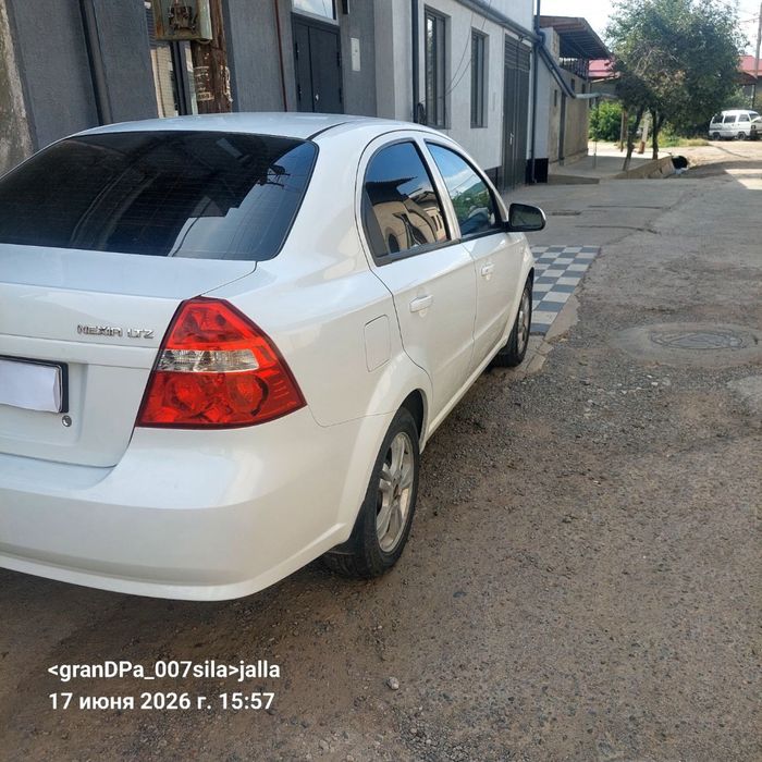 Нексия 3 сотилади