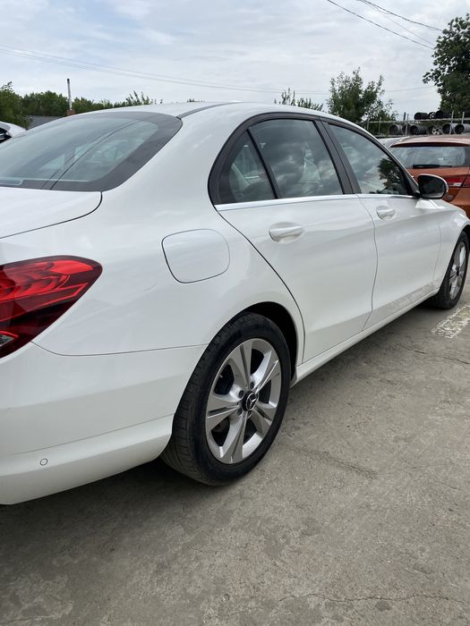 Fuzetă stânga față Mercedrs W205 2.2 cdi