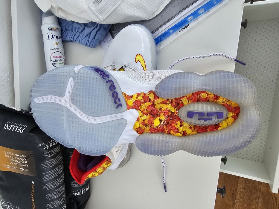 Adidasi Lebron James Magic fruity, editie limitata