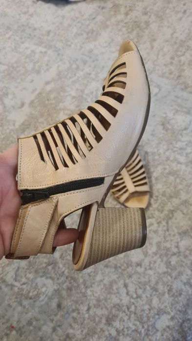 Sandale din piele nr 38 dama