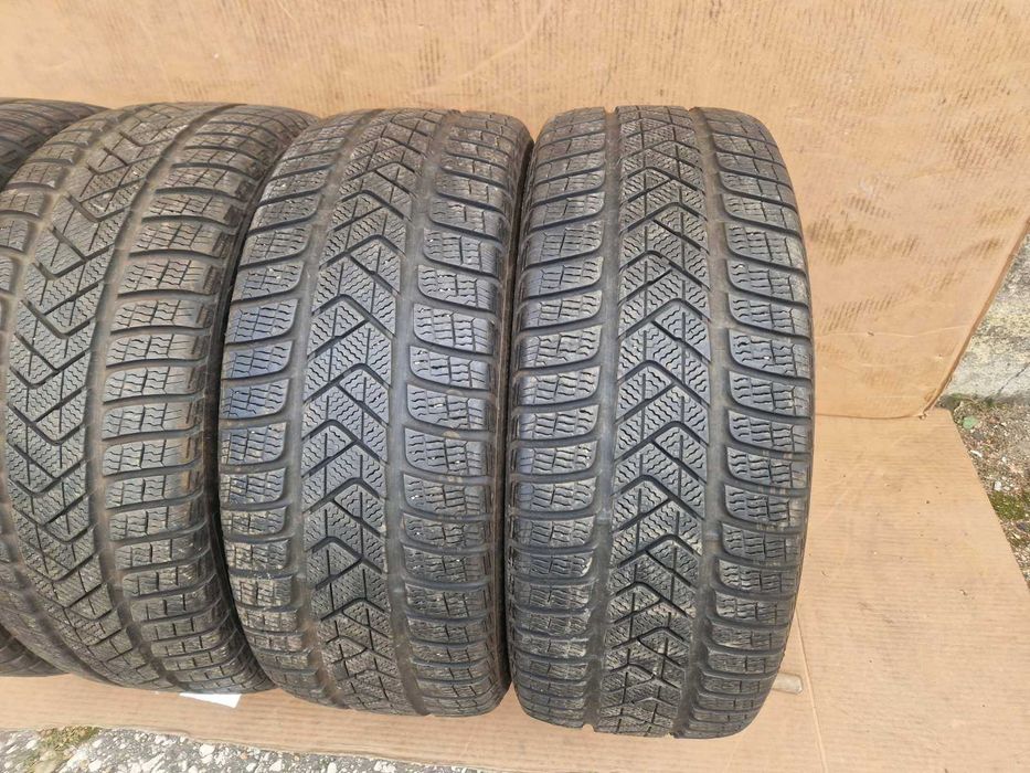4 Pirelli R19 235/45 зимни гуми runflat DOT3618