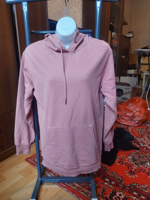 Продам рубашку с капюшоном и др.