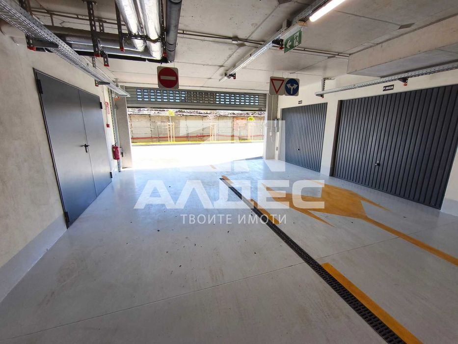 Дава се под наем Гараж / Паркомясто в София, Банишора - 28 кв.м за 298.86 € - Снимка #3