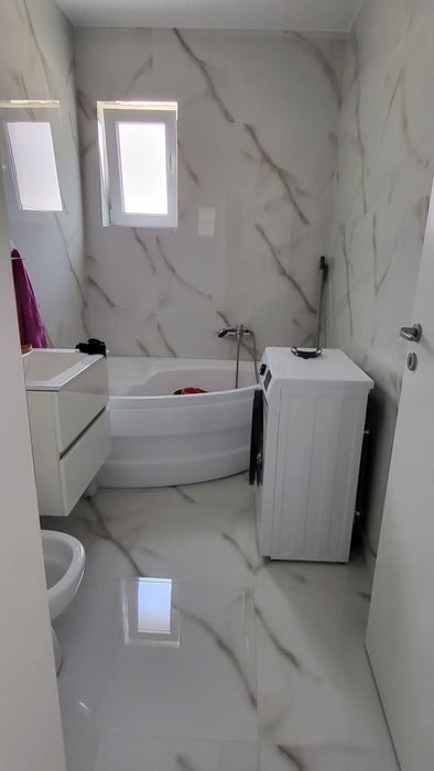 Apartament 2 camere de închiriat cu parcare inclusă
