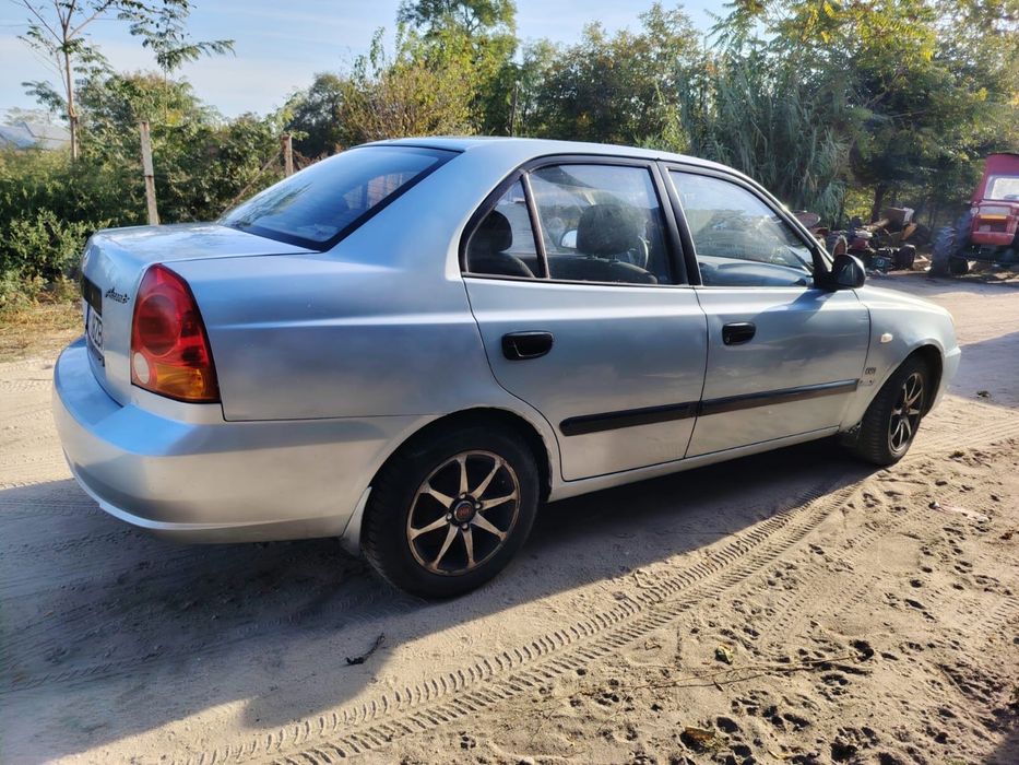 HYUNDAI Accent 2004 — imagine 4