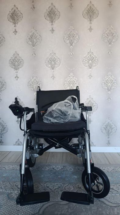 Продам инвалидную коляску .