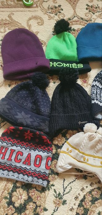 Шапки теплые детские разные