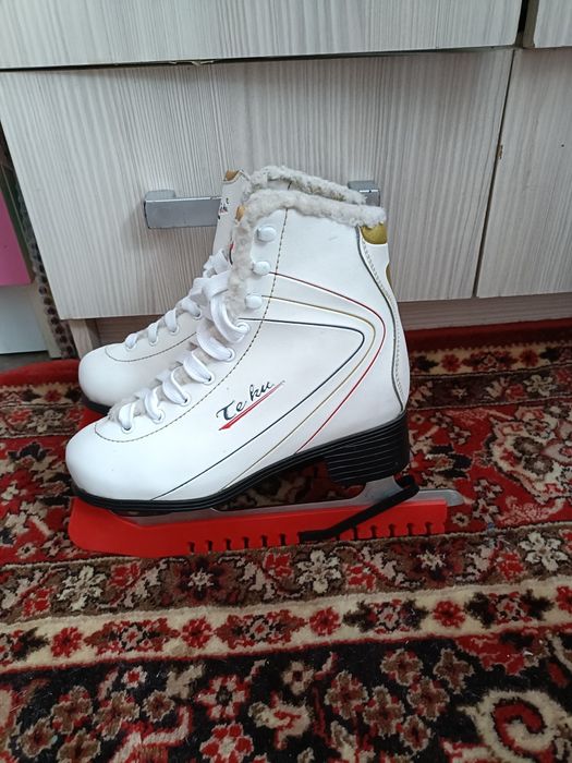 Продам коньки, 35 р.