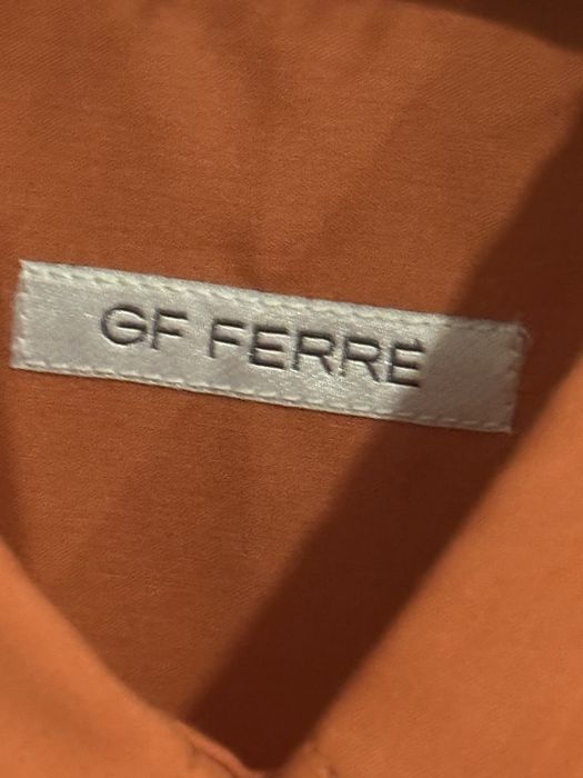 Оранжева риза GF FERRE