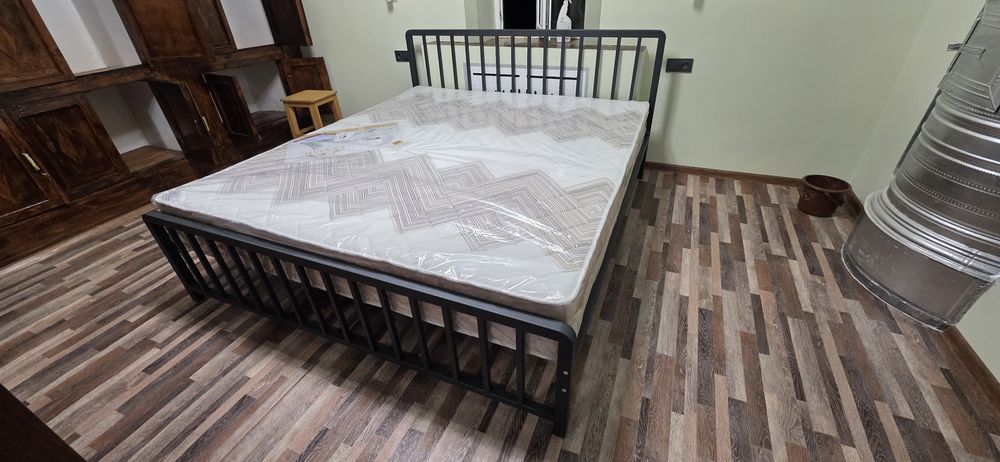 Двухспальная Односпальные полуторка металлические кровать