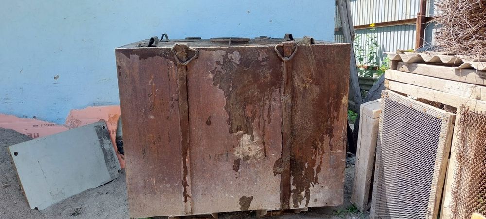 Продам ёмкость 1,3 куб