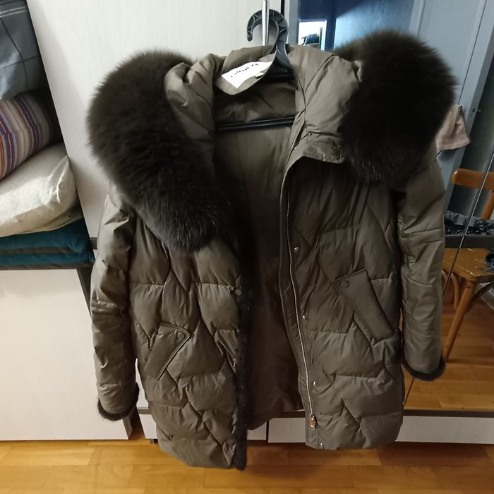 Продам куртку натуральная опушка