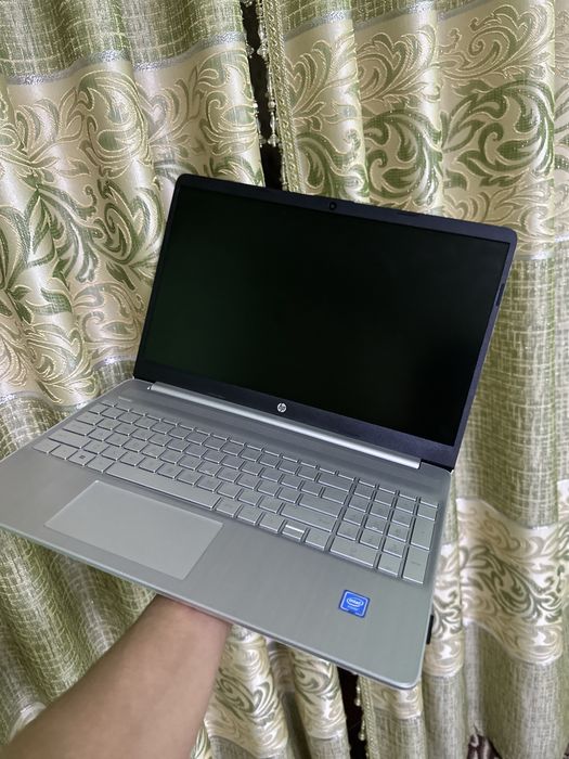 HP laptop pamet 256 GB holati ideal usta kurmagan
