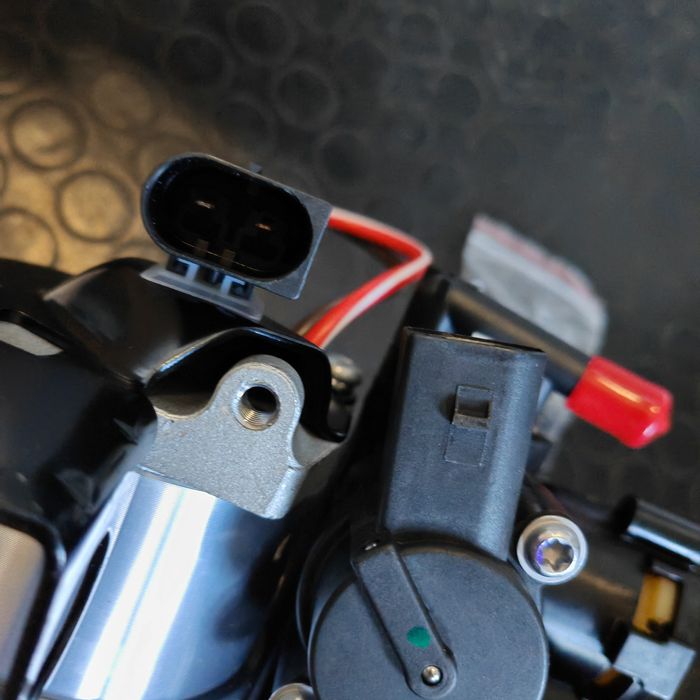 Compresor suspensie perne Mercedes cls w219 sau e class w211