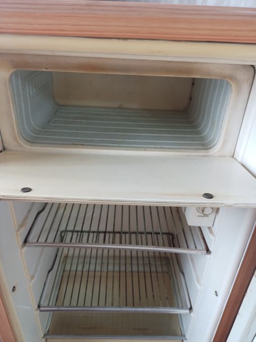 Холодильник Бирюса