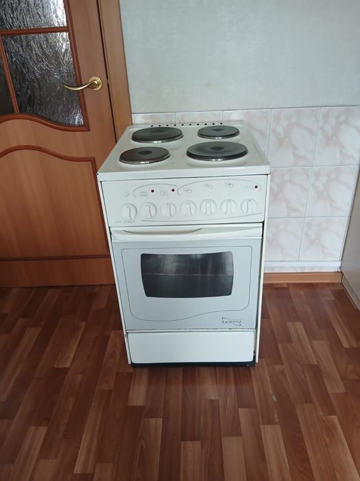 Продам электрическую плиту