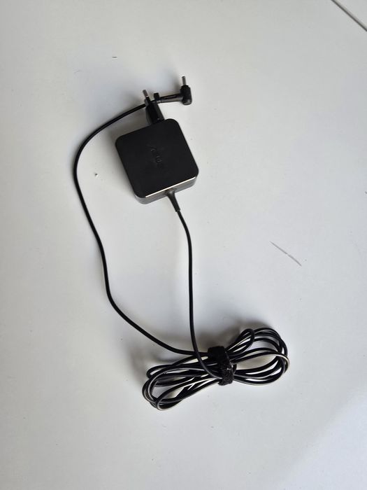 Блок питани на Asus Асус