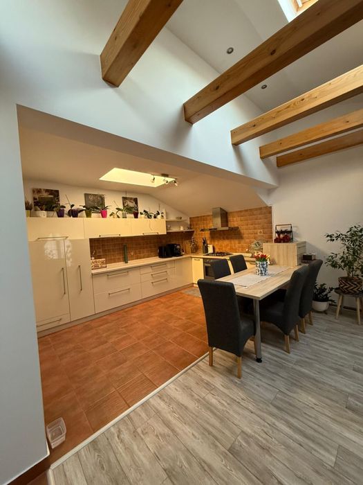 Apartament 3 camere, 80 mp, parcare proprie, Strada Colinelor