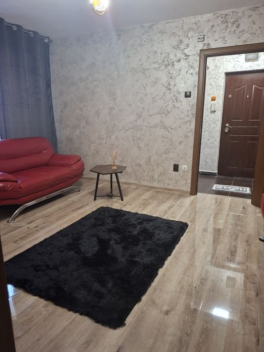 Vand apartament 3camere semidecomandat
