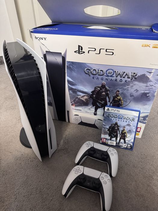 PlayStation 5 (Disc) + 2 Manete + God of War