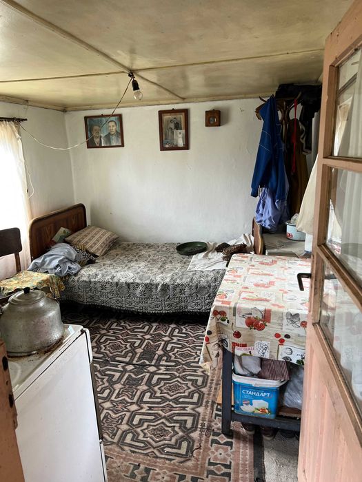 Продавам / Заменям къща с двор в село Бръшлен