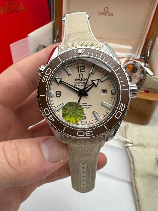 Omega Seamaster Crem