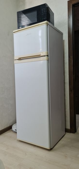 Холодильник Beko двухкамерный полностью исправный