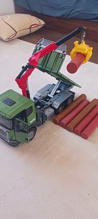 Камион кран Брудер Bruder