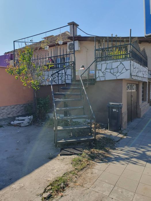 Продава се Къща в с. Злокучене, Област Пазарджик - 230 кв.м за 1 €/кв.м - Снимка #1