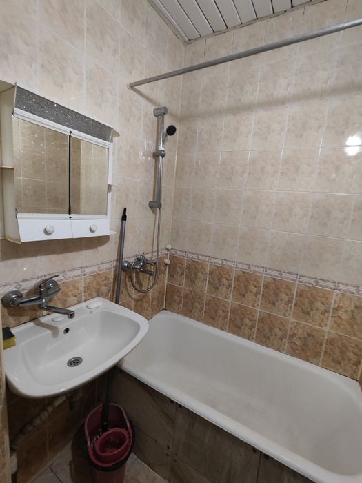 Дава се под наем Тристаен апартамент в Враца, Дъбника - 65 кв.м за 228.99 € - Снимка #2