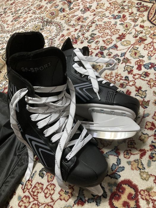 Продам коньки новый