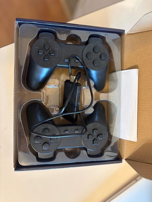 Game Stick Consolă 860 jocuri plus 2 manete ( hdmi ) noua