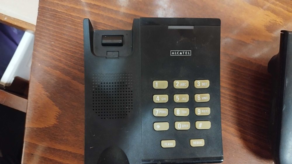 Стационарни телефони телефони Alcatel