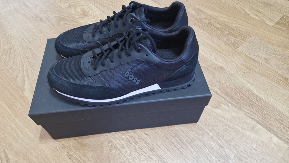 Adidasi BOSS originali