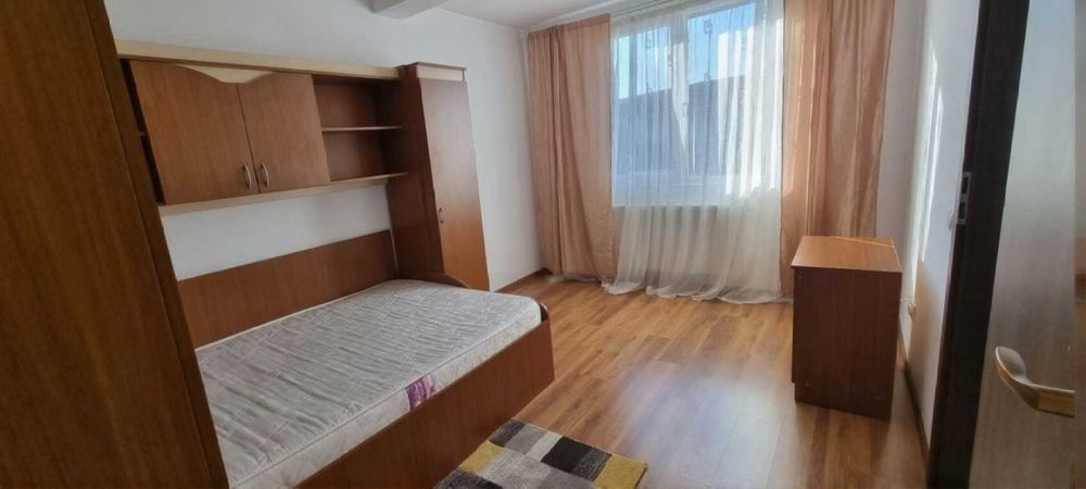 Apartament 3 camere de vânzare, Drm. Fermei