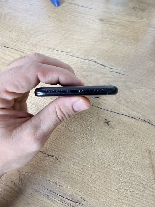 Телефон Iphone XR