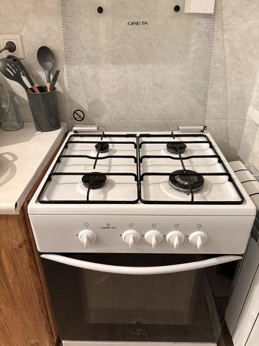 Продам газовую плиту