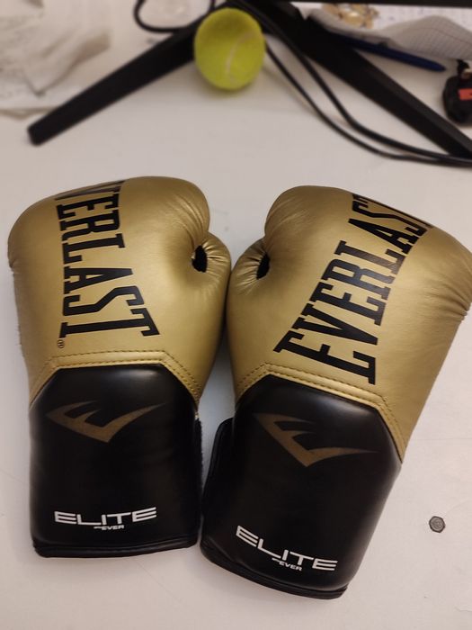 Перчатки Everlast золотые