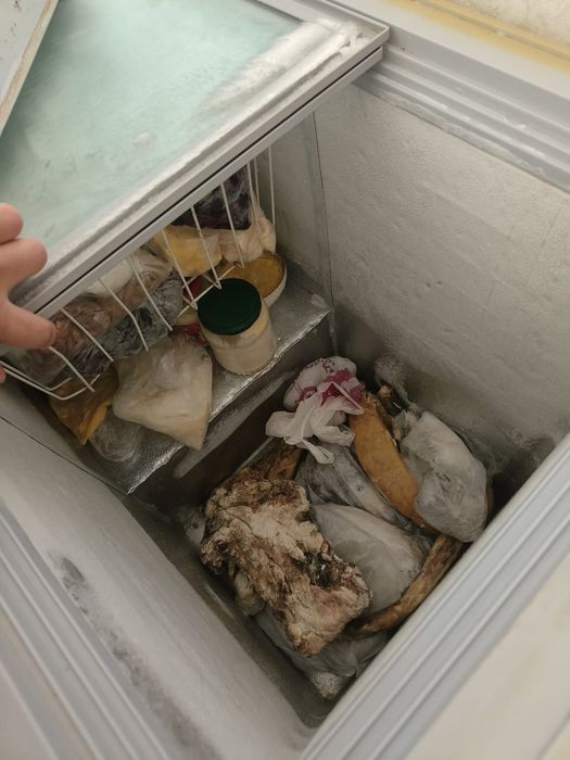 Морозильник  хороший состояние