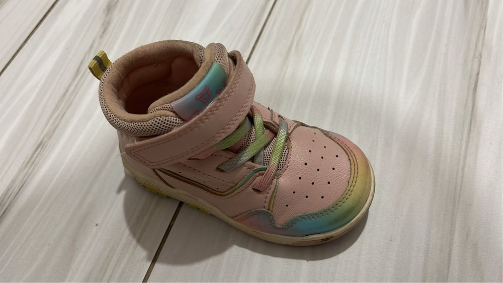 Продам б/у детские вещи