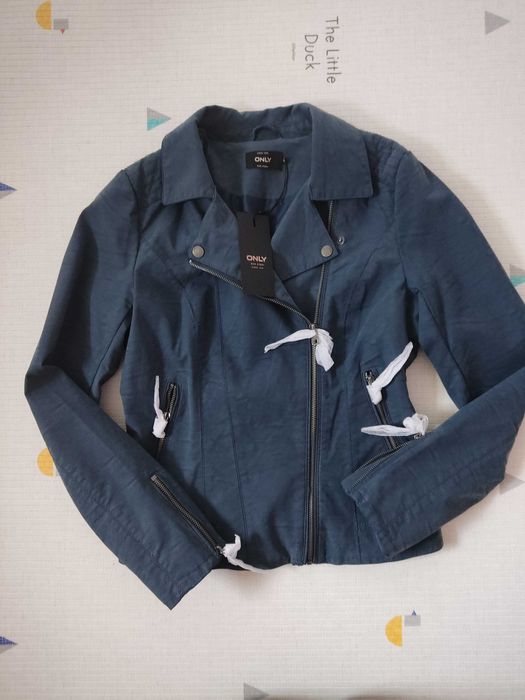 Черно палто Only, размер S