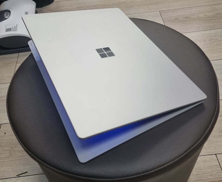 Amanet F28: Laptop Microsoft Surface 5
