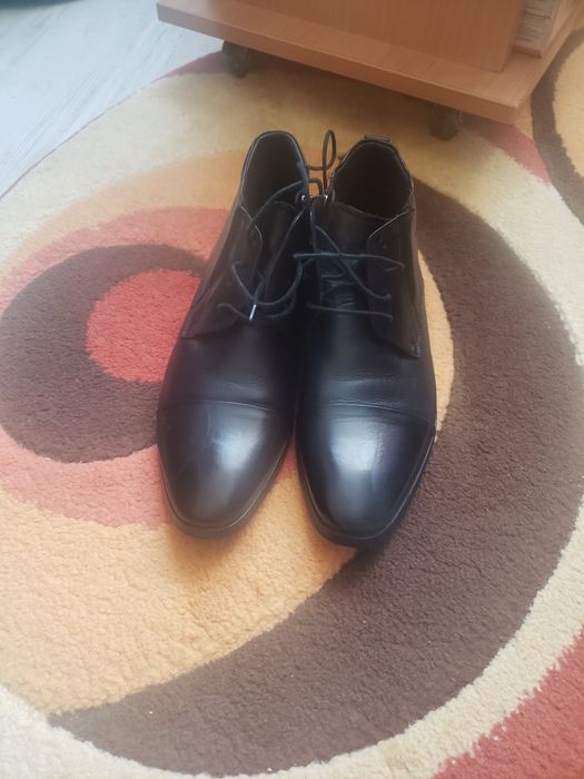 Vand pantofi inalti barbati din piele