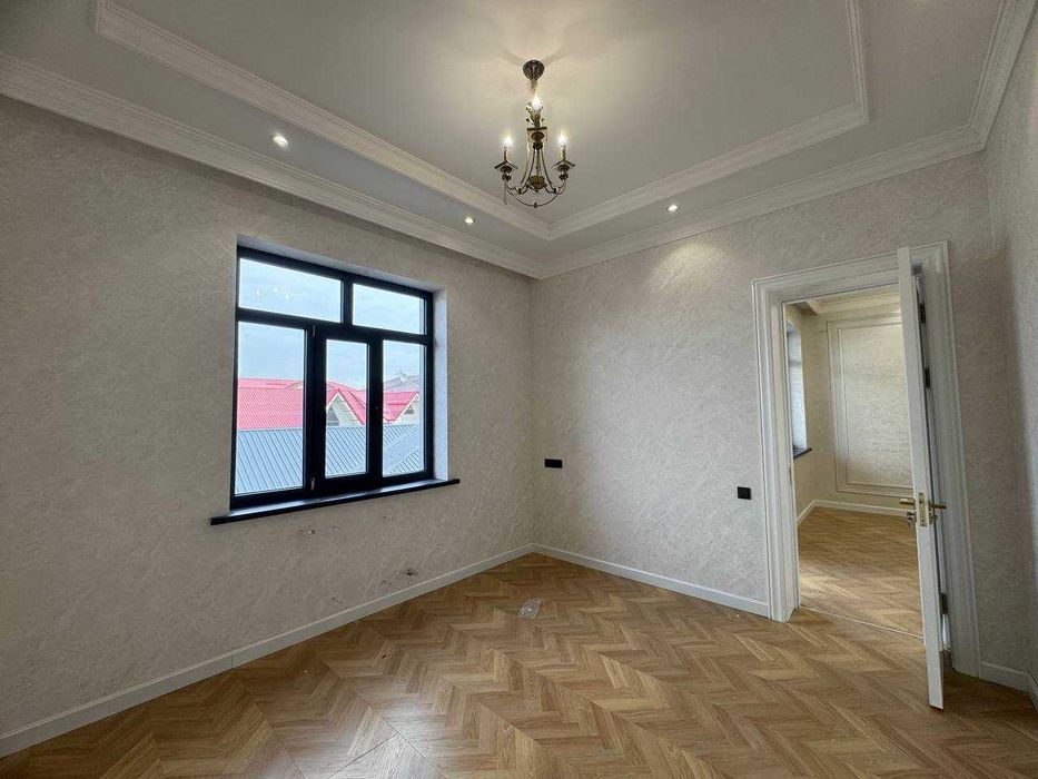 Янгихает . Шокирарык махалля. 2.5 сотихда 9 хонали янги уй сотаман .